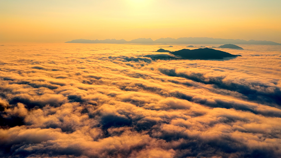 安徽池州：日出云海展神韵